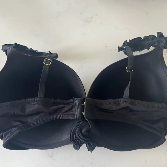 Victoria’s Secret beautifully embellished push up bra. - Picture 4 of 5